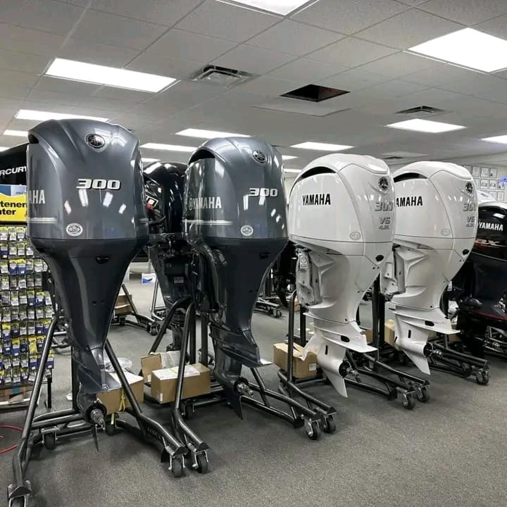 2024 Yamaha F300XCB2 & LF300XCB2 White 25” Shaft Pair - Image 2