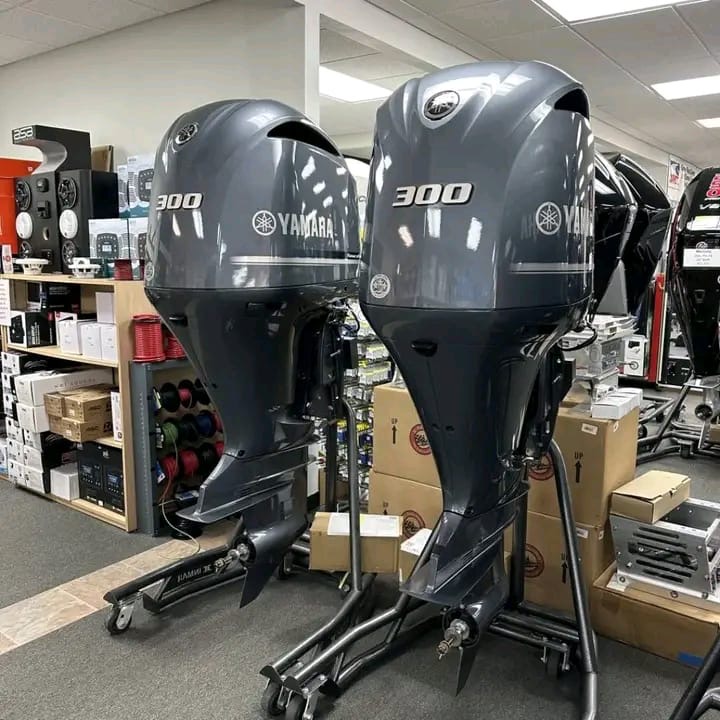 Brand New Yamaha F300XA & LF300XA 4-Stroke 25” Shaft Pair - Image 4