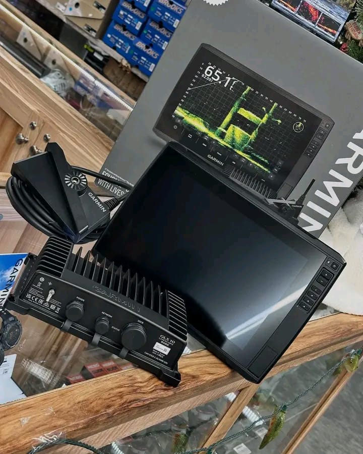 Garmin ECHOMAP Ultra 2 126sv LiveScope Bundle - Image 4